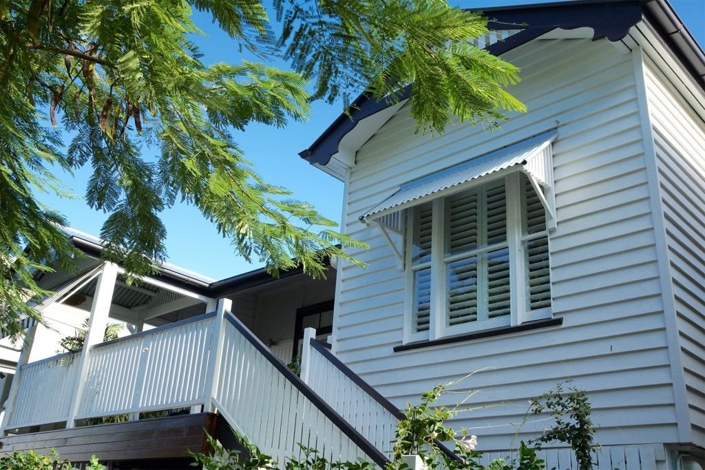 H3_Pinetrim_Primed-Outdoor_Trims_Hero_WEB